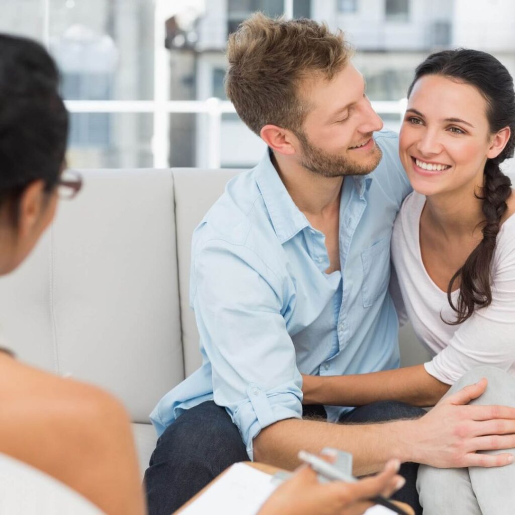 A terapia ajuda reconexão emocional após a cura-Psicoterapia-desenvolvimento-pessoal-ajuda-a-lidar-com-as-emocoes-terapia-restauracao-familia.jpg