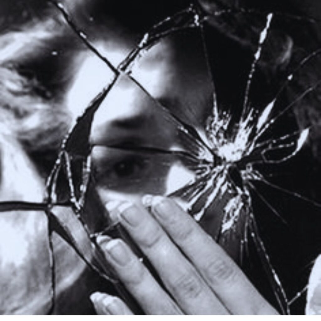 Fragmentação-identidade-começa-criação-dos-falsos-eus-transformação-cura-criança-interior-mudança-cura-coração-fé