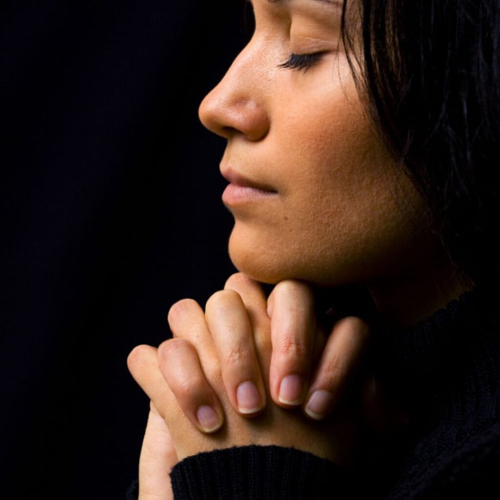 Acolher-dor-caminho-reconexão-transformação-cura-criança-interior-mudança-coração-oração-fé