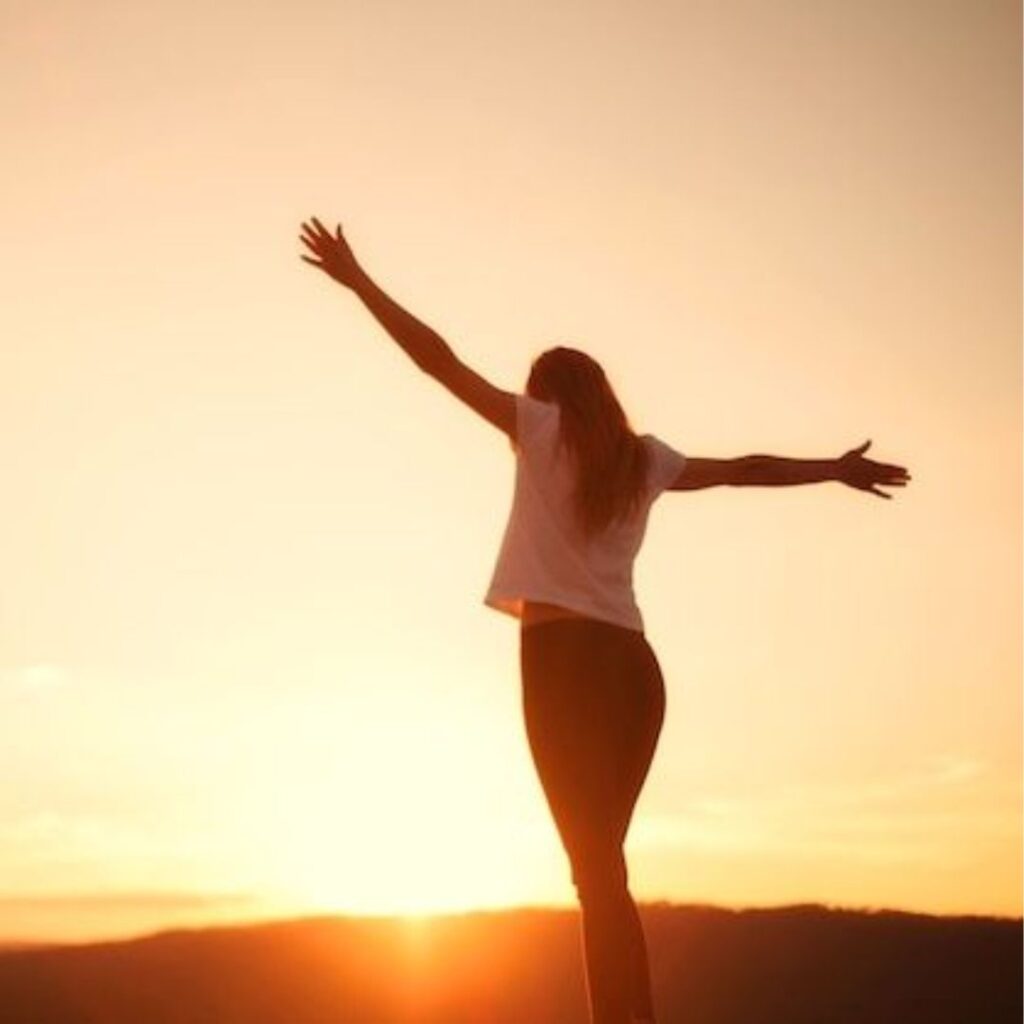 Deus-misericórdia-não-juiz-severo-Pai-acolhe-perdoar-restaura-transformação-cura-criança-interior-mudança-acolhida-aceitação-perdão-autocompaixão-ressignificação-mudança-coração-fé-oração