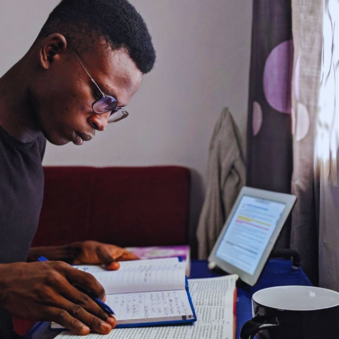 Reconhecendo e Curando a Imagem Distorcida de Deus: Caminho Para Uma Espiritualidade Saudável