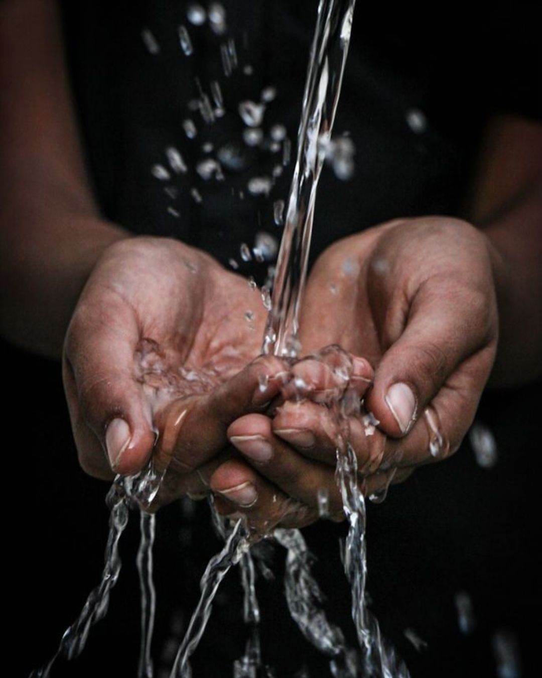 A Ilusão do Controle: Como o Medo de Mudar Revela o Nosso Medo de Perder o Comando da Vida