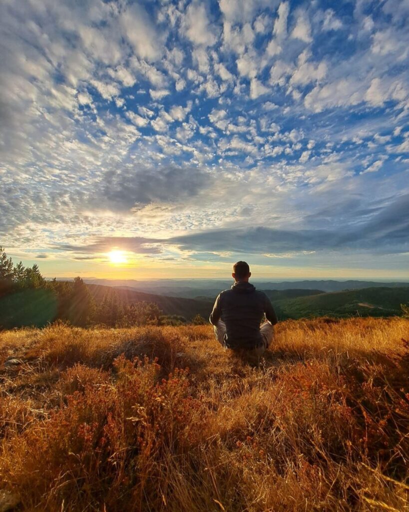 Novo-olhar-primeiro-passo-nova-vida-transformação-cura-criança-interior-mudança-acolhida-aceitação-perdão-autocompaixão-ressignificação-mudança-coração-fé-oração